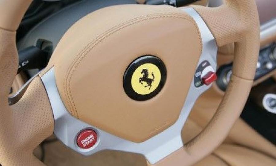 Детали интерьера Ferrari California 2008 года  (фото 116 из 225)